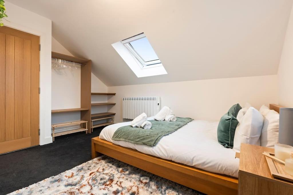 Modern & Cosy 2br W Balcony & Netflix