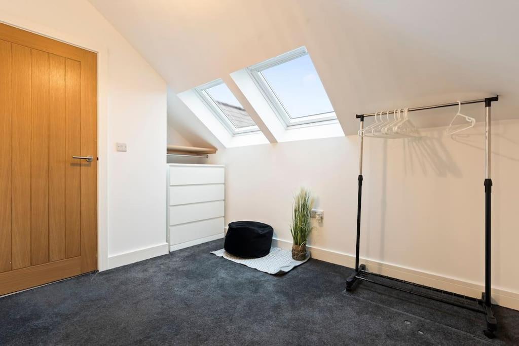 Modern & Cosy 2br W Balcony & Netflix Apartamento *