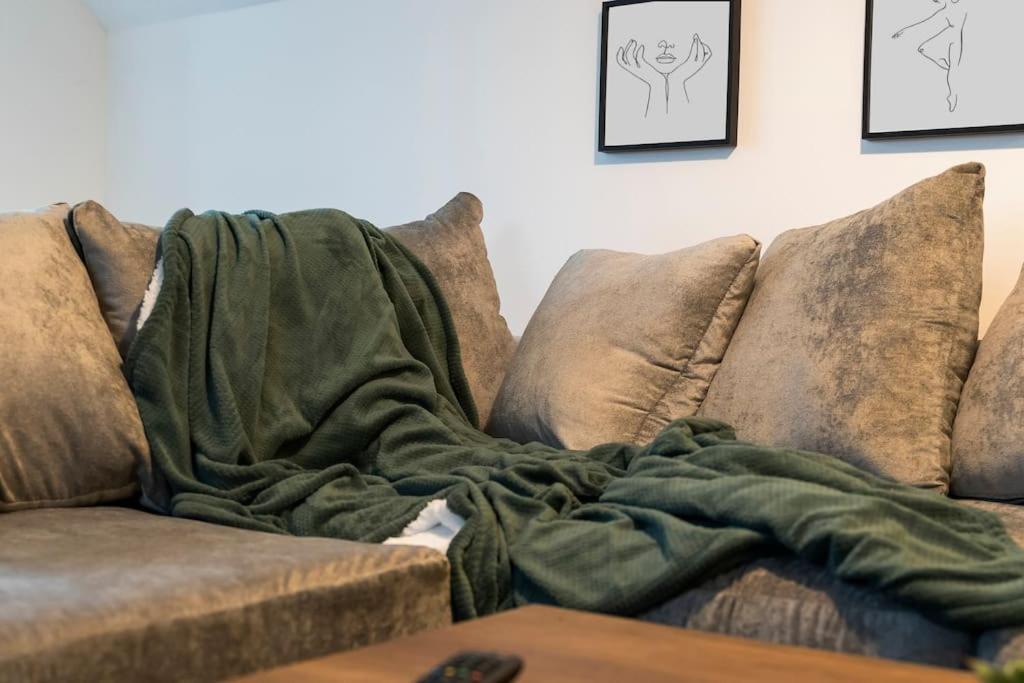 Apartamento Modern & Cosy 2br W Balcony & Netflix *