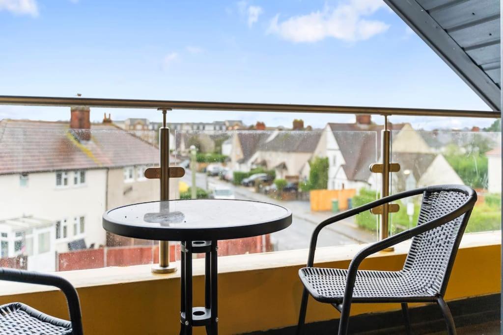 Modern & Cosy 2br W Balcony & Netflix * Oxford
