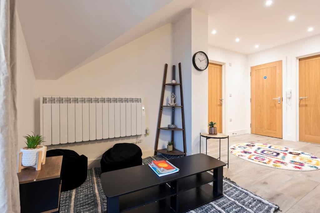 Modern & Cosy 2br W Balcony & Netflix *