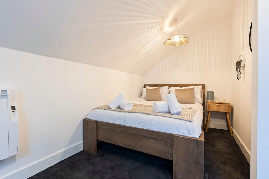 Modern & Cosy 2br W Balcony & Netflix *