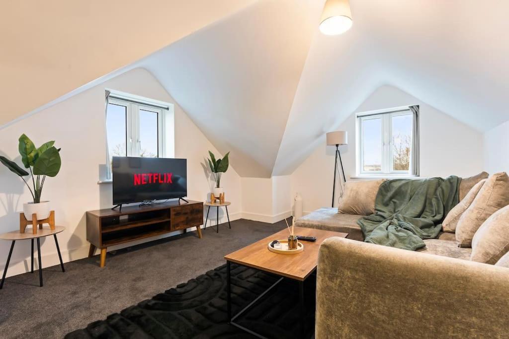 Modern & Cosy 2br W Balcony & Netflix Apartamento